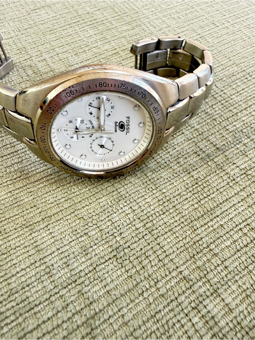 NOT WORKING PARTS ONLY FOSSIL BLUE.   WHITE FACE 340001